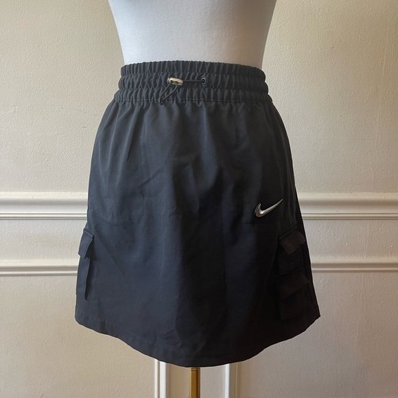 Nike Sportswear 276549 Swoosh Skirt in Black womens, Size X-Small - Picture 3 of 13